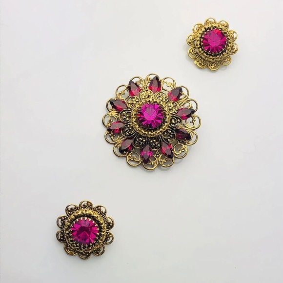 Vintage Art Nouveau Victorian Filigree Fuchsia Pink Crystal Brooch Earrings - Picture 8 of 9